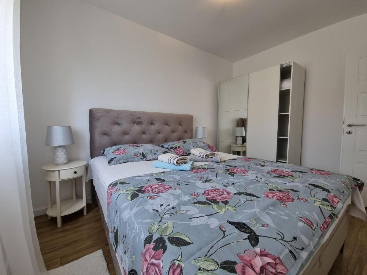 Apartments Manuel Banjol Bagian luar foto